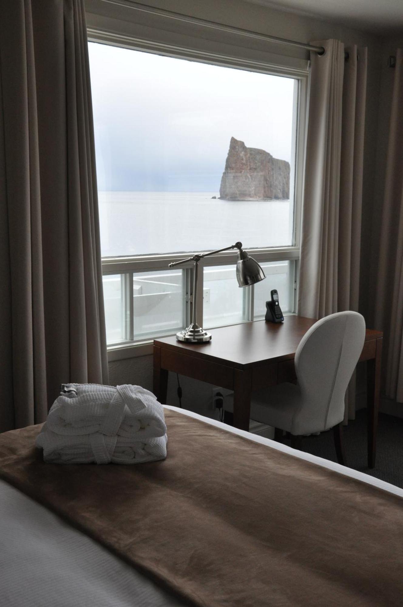 Hotel Les Trois Soeurs Персе Екстериор снимка
