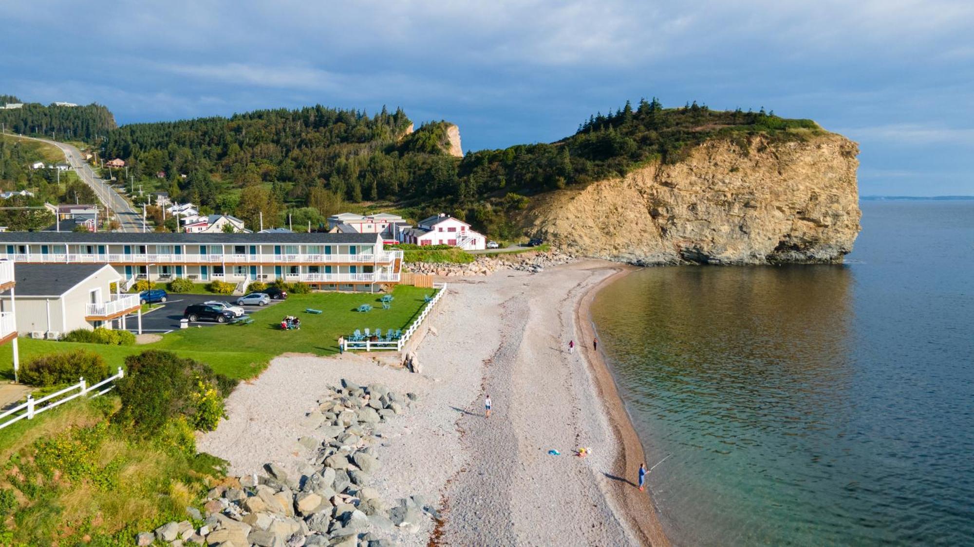 Hotel Les Trois Soeurs Персе Екстериор снимка