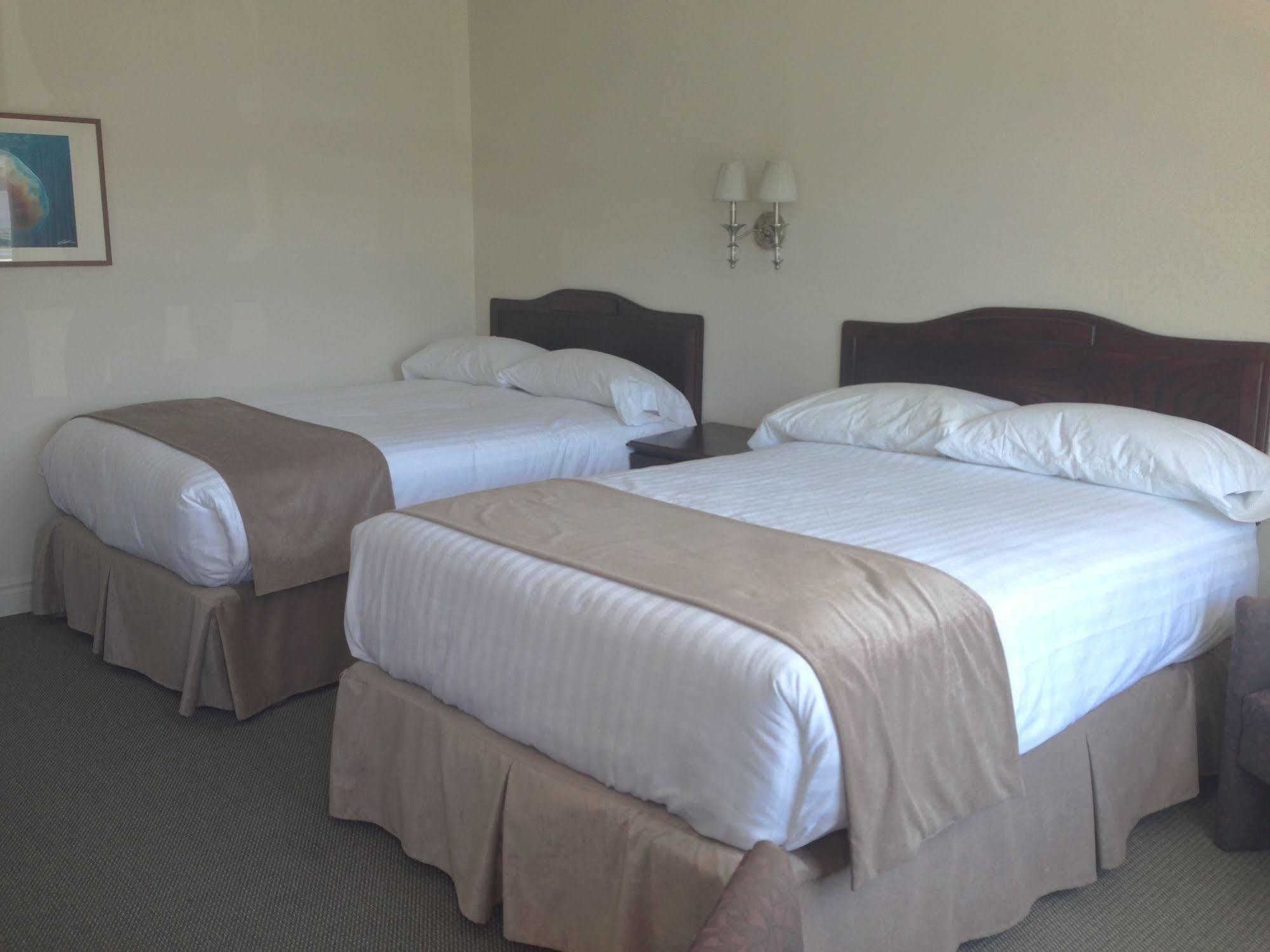 Hotel Les Trois Soeurs Персе Екстериор снимка
